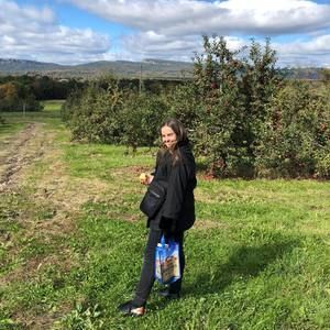 Meet your Posher, Emilie